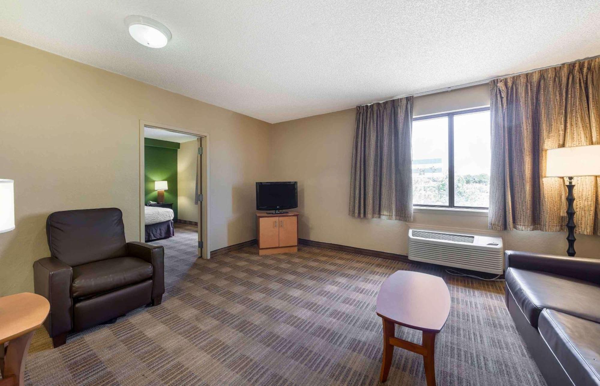 Extended Stay America Suites - Fort Lauderdale - Cypress Creek - Nw 6Th Way Εξωτερικό φωτογραφία